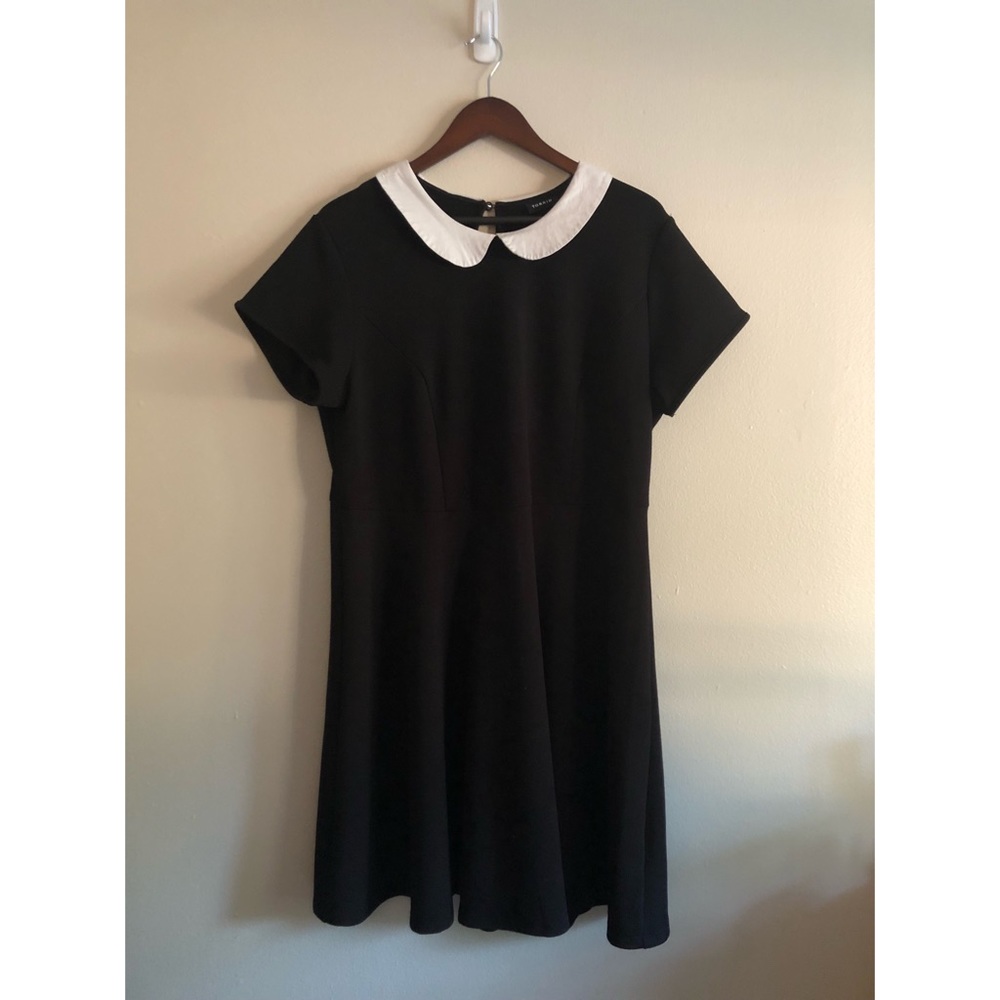 Torrid dress wit Peter Pan collar